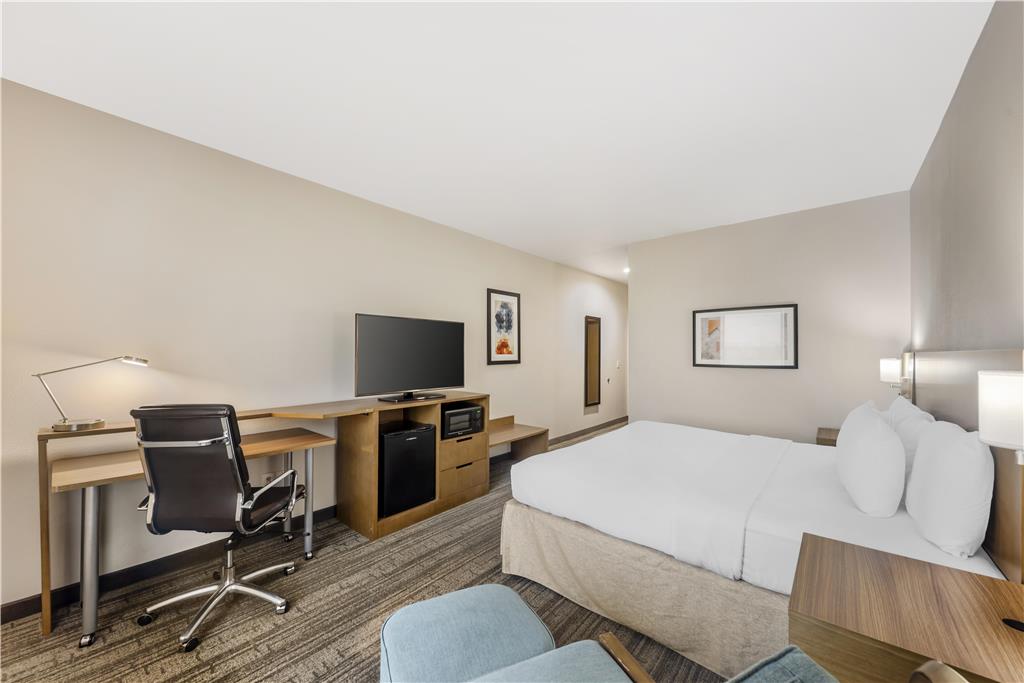Best Western Green Oaks Inn & Suites - photo 32