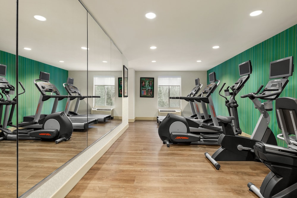 Holiday Inn Express & Suites Philadelphia Mt. Laurel by IHG - photo 29