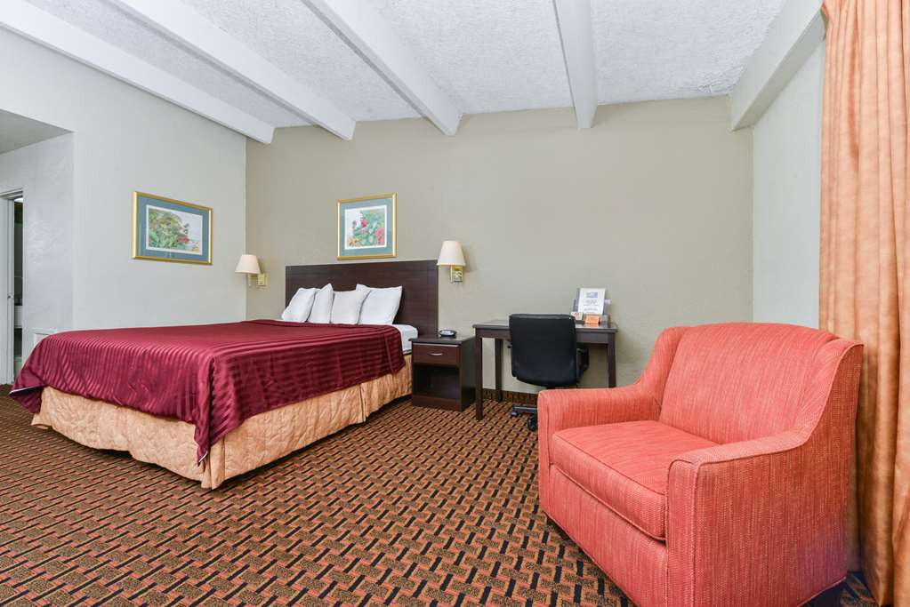 Americas Best Value Inn Sarasota Downtown - photo 8