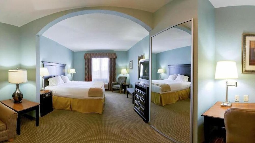 Holiday Inn Express Hotel & Suites Vernon College Area by IHG - photo 32
