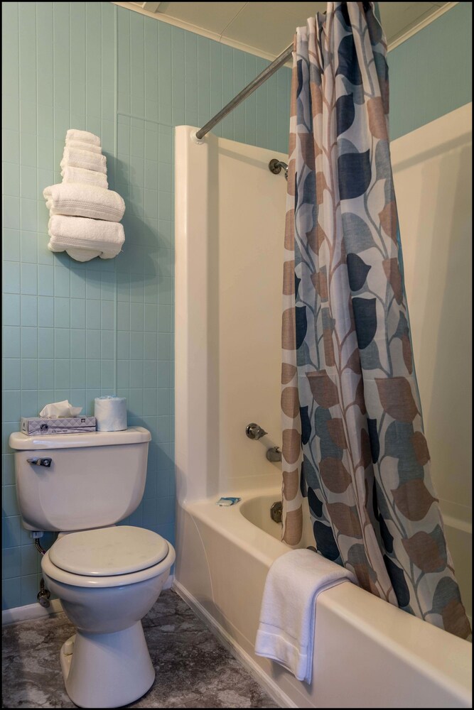 Marina Inn & Event Center - photo 46