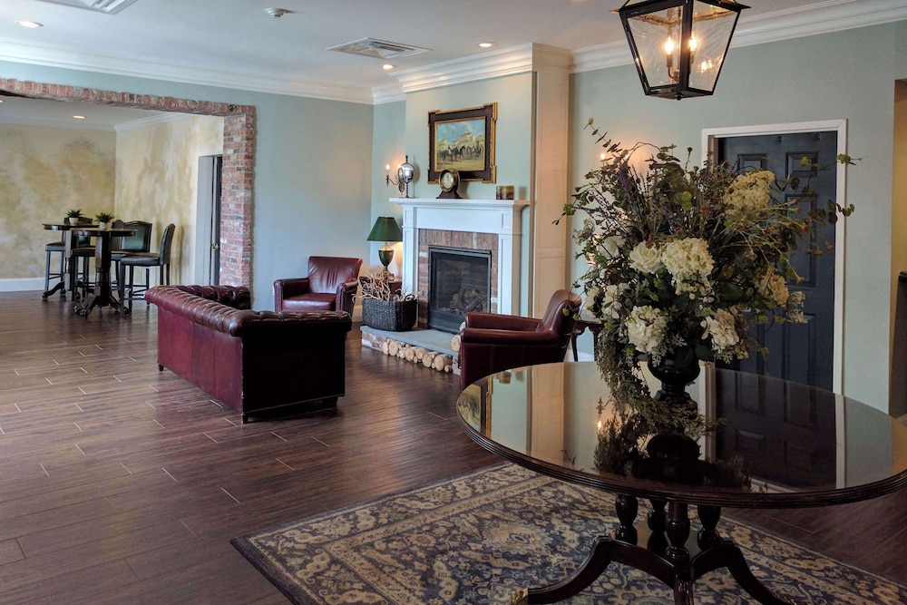 The Century House Ascend Hotel Collection - photo 5