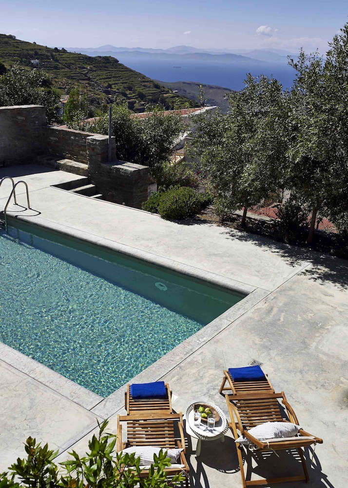 Kea Village Suites & Villas — 4-Star Luxury Hotel in Kea, Greece