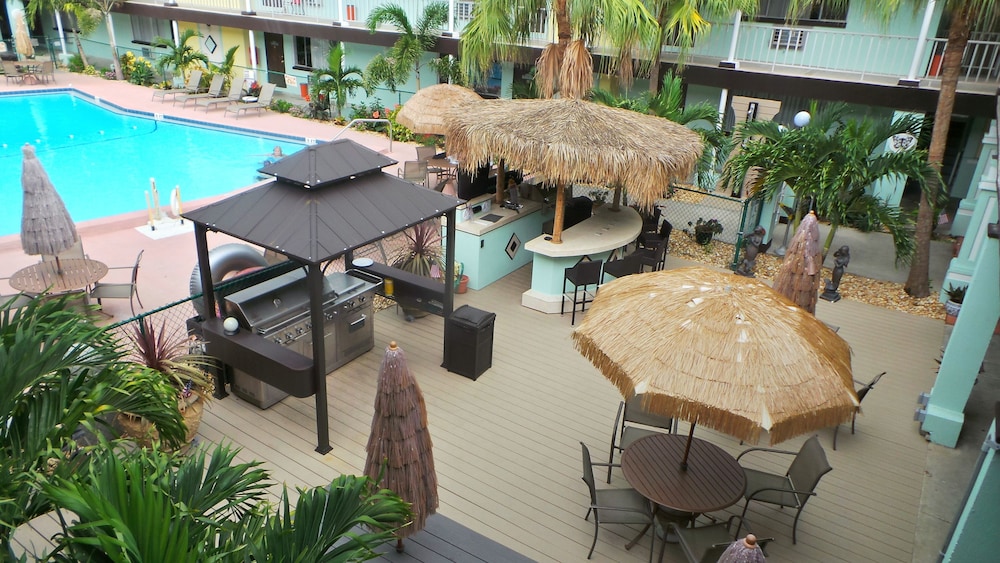 Island House Hotel - photo 52
