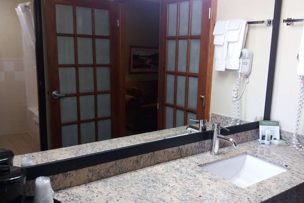 AmericInn by Wyndham Kewanee - photo 14