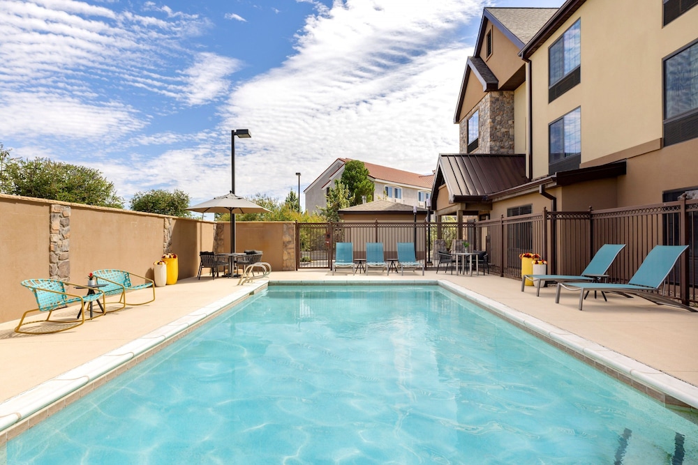 TownePlace Suites Roswell - photo 33