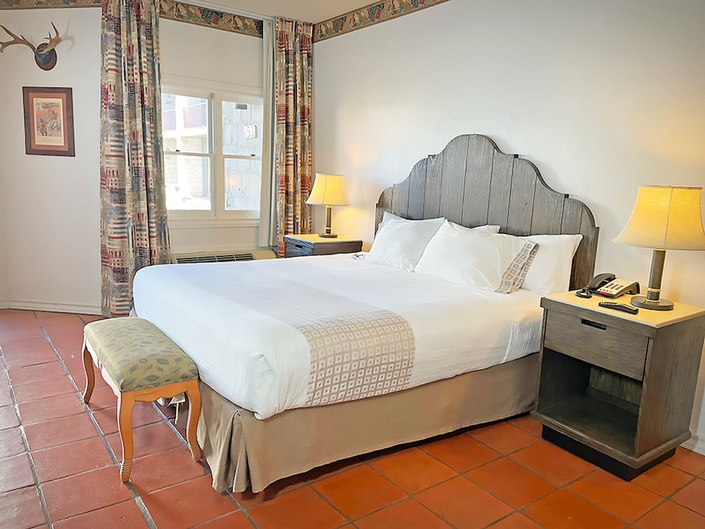 Y O Ranch Hotel - photo 15