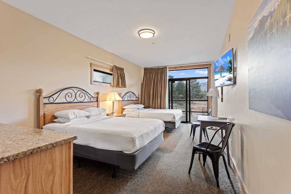 Coyote Mountain Lodge - photo 20