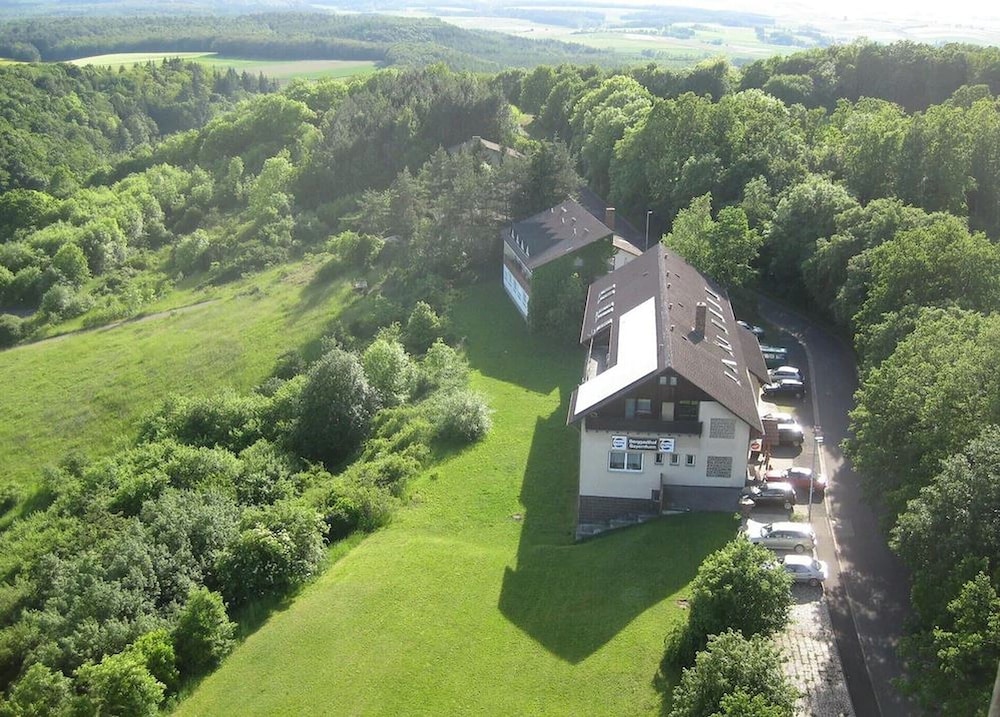 Berggasthof Bayernturm - carbon neutral hotel in Schweinfurt