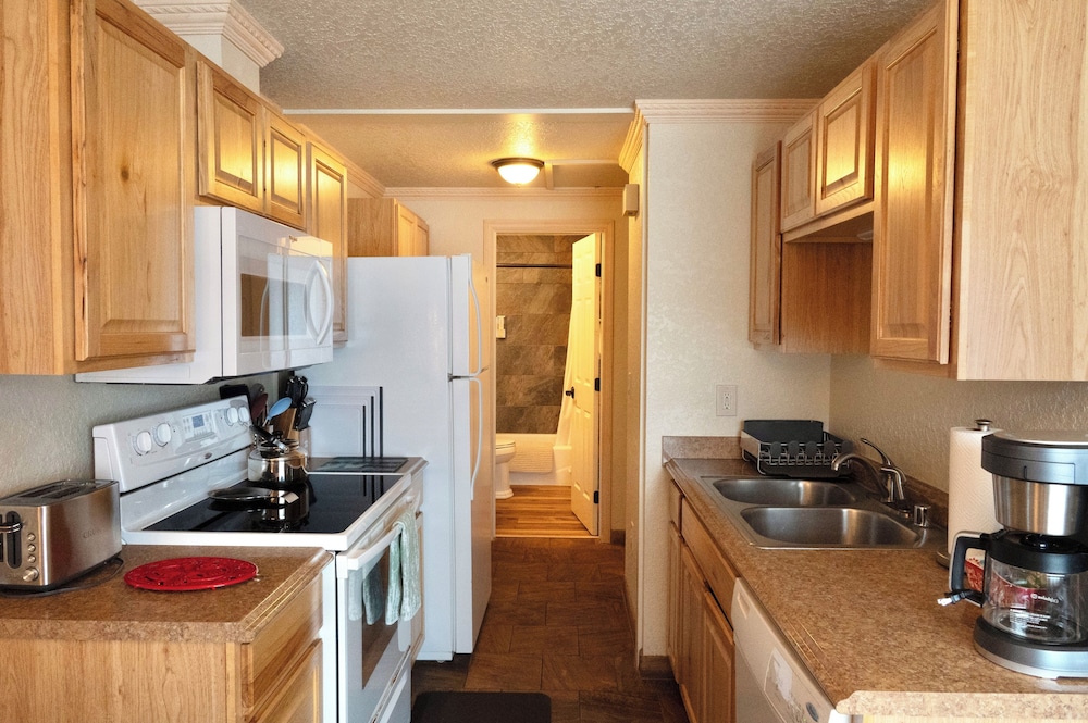 Yellowstone Gateway Inn - photo 56
