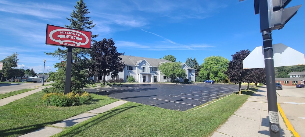 Plymouth Suites Hotel - featured photo