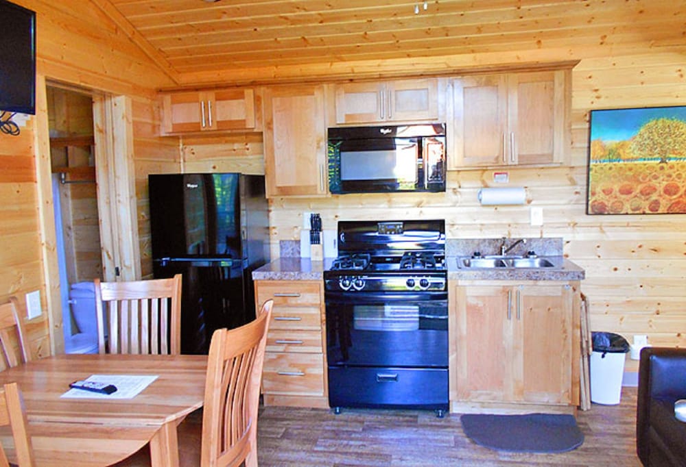 Tall Chief Camping Resort Cottage 1 - photo 7