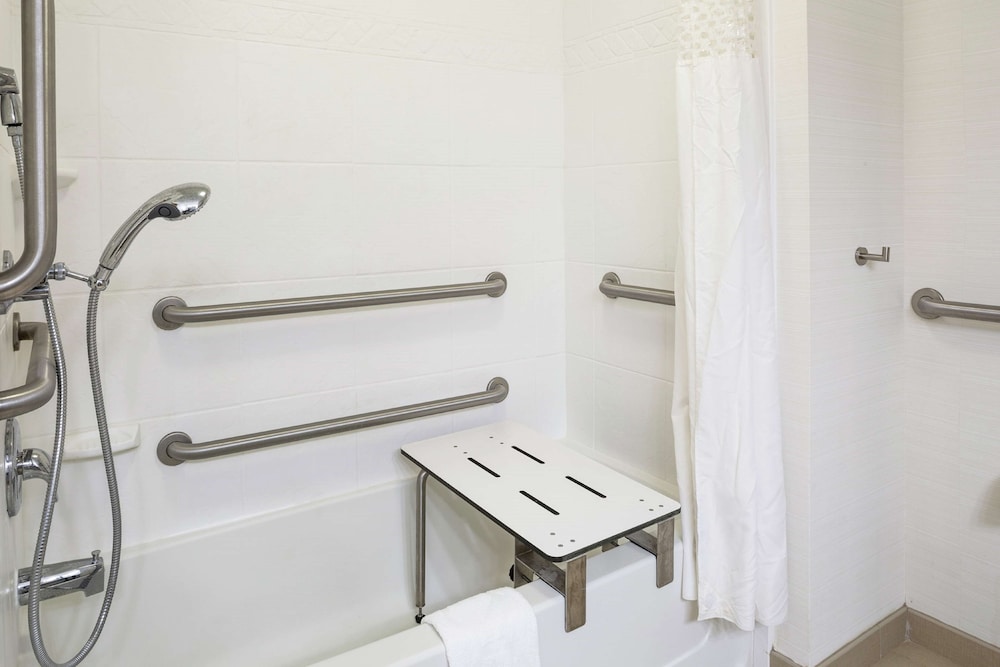 Hampton Inn Limerick Philadelphia Area - photo 36