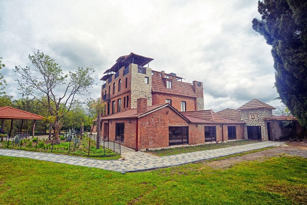 Chateau Chikovani — Khoni — photo 2