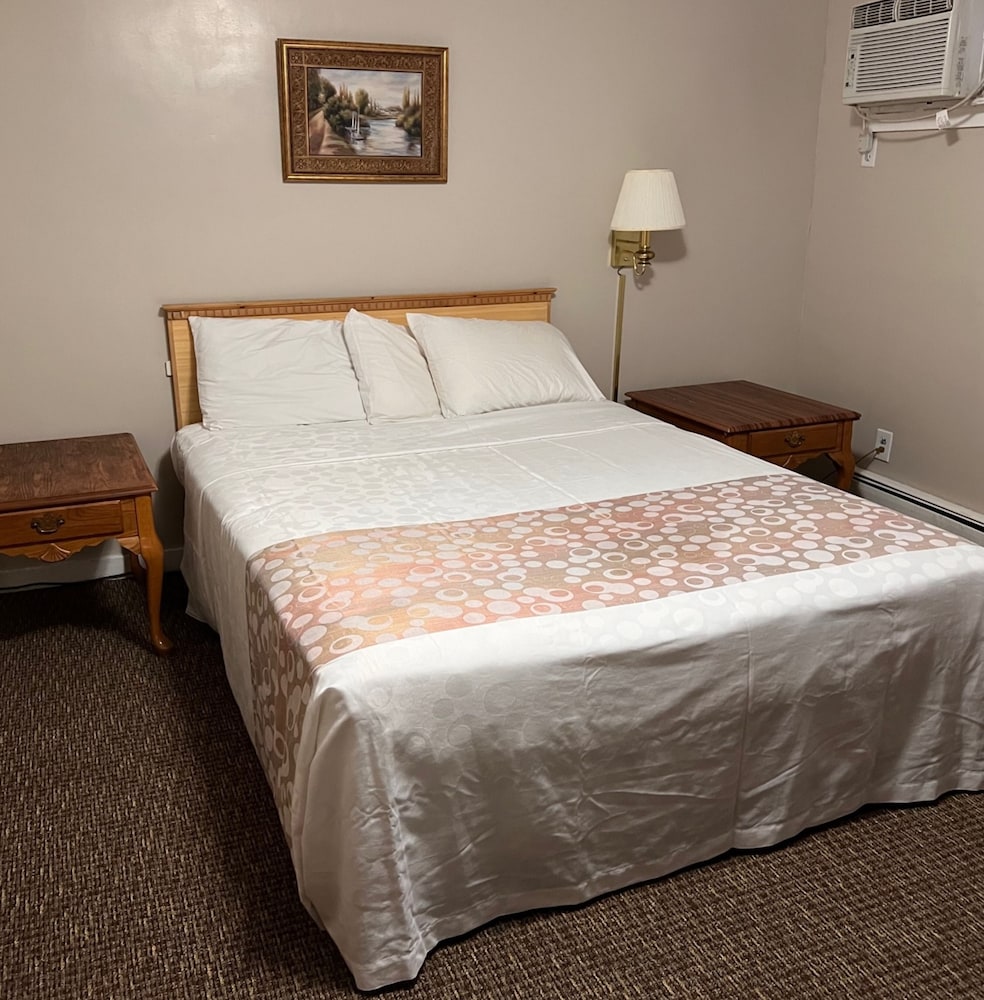 Oswego Inn - photo 17