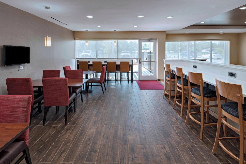 Towneplace Suites Baton Rouge Port Allen - photo 25