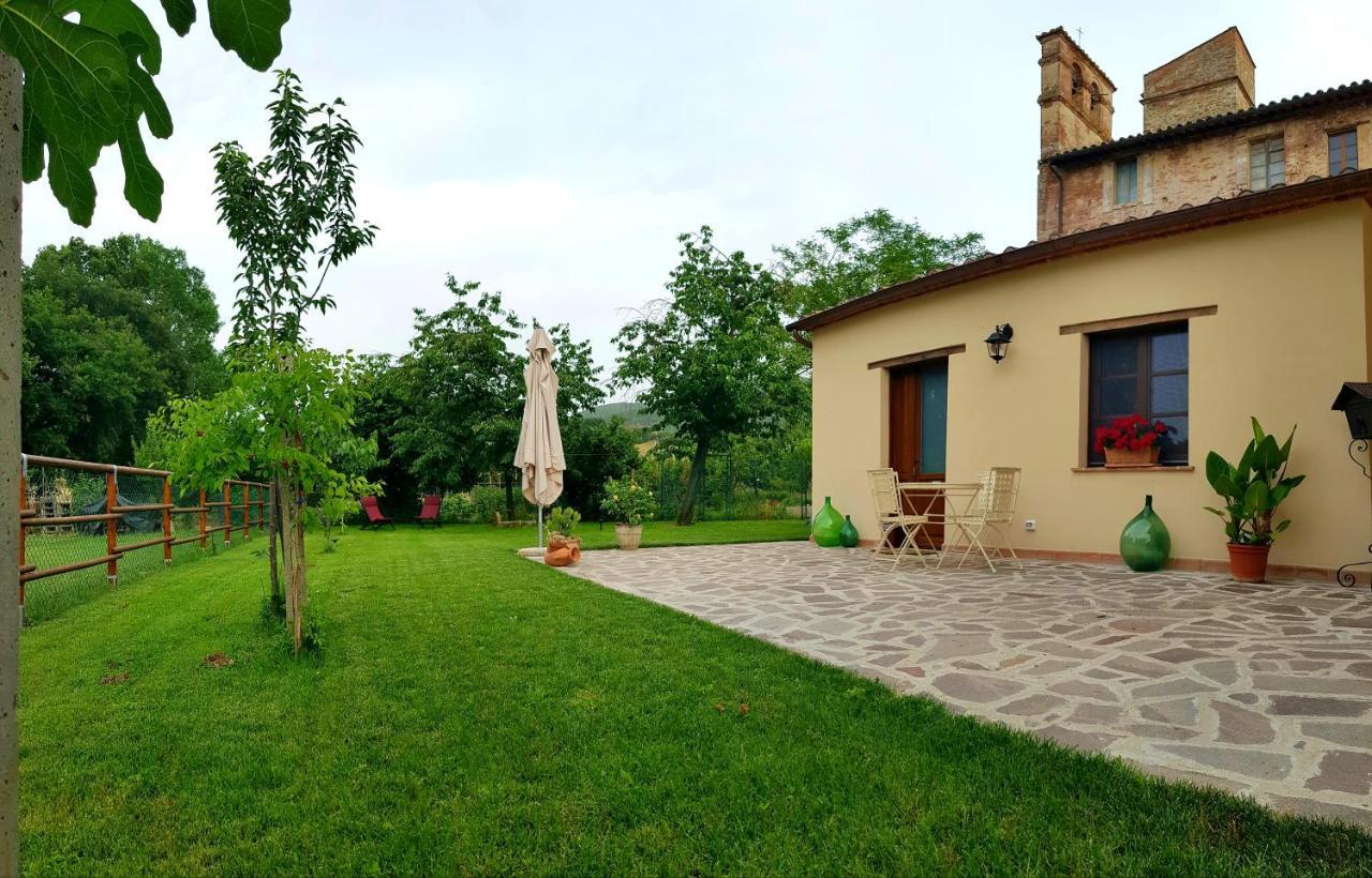 Agriturismo Abbazia Sette Frati a casa di Sara — 4-Star Luxury Hotel in Pietrafitta, Italy
