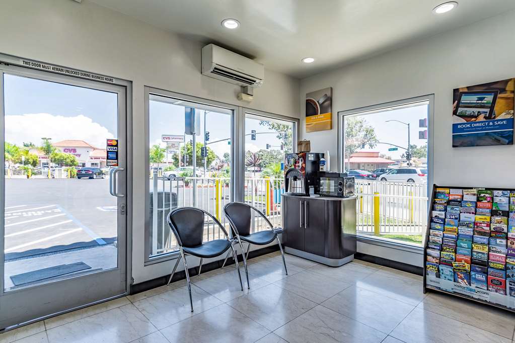 Motel 6 - photo 26