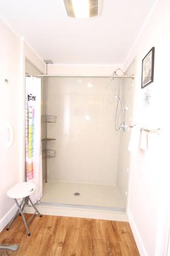 E Huron 401 - photo 17