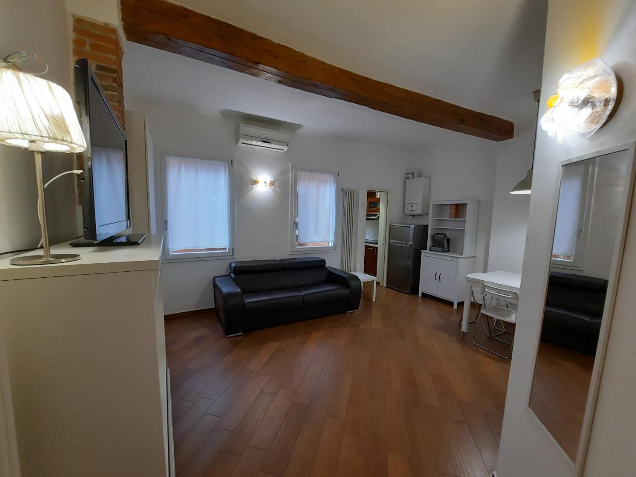 Casa Caterina Centro Storico Bologna — 4-Star Luxury Hotel in Bologna, Italy