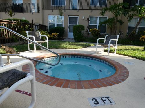 Beachside Bungalow: Surfside I #104 — 4-Star Luxury Hotel in South Padre Island, United States