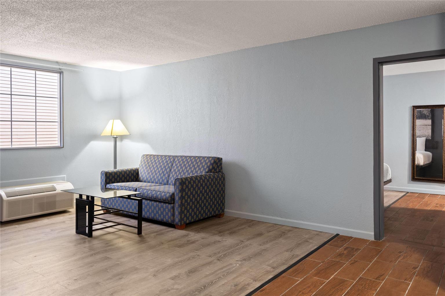 Super 8 by Wyndham Fort Wayne - photo 24