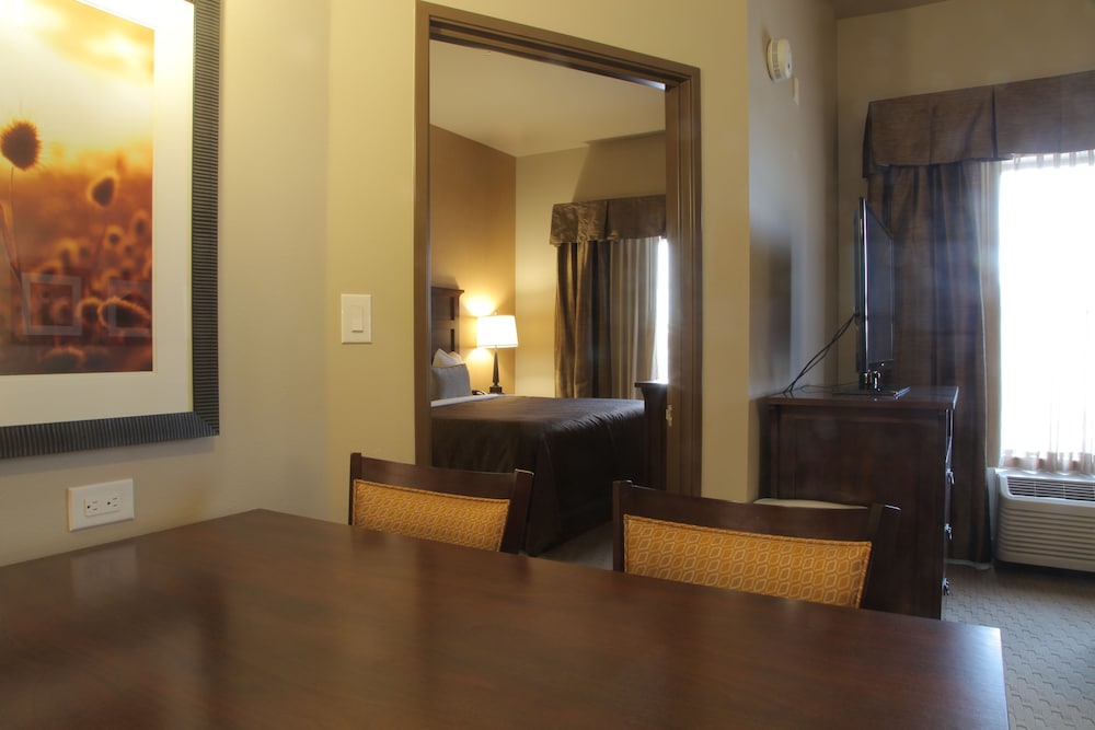 Teddy's Residential Suites Watford City - photo 13