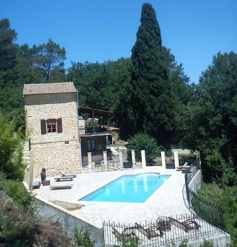 Trainhouse with big pool in Lorgues, France