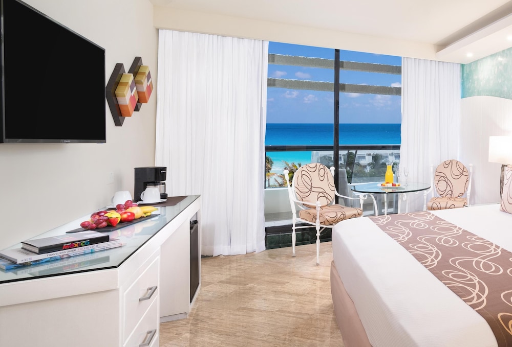 The Grand Oasis Cancun All Inclusive