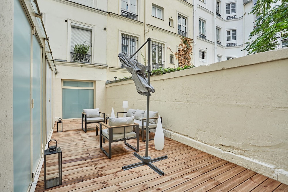 Incredible Le Marais Apartment With Terrace — 4-Star Luxury Hotel in Paris, France