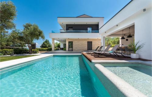 Villa Laurea — 5-Star Luxury Hotel in Drenje, Croatia