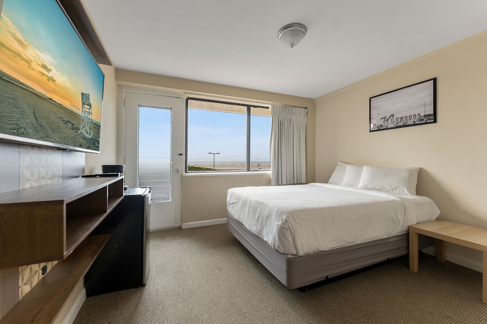 Oceanic Hotel - photo 10