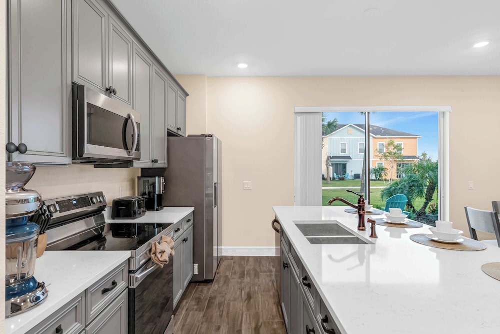 Caribbean Dreamin Vibrant Margaritaville Resort - photo 13