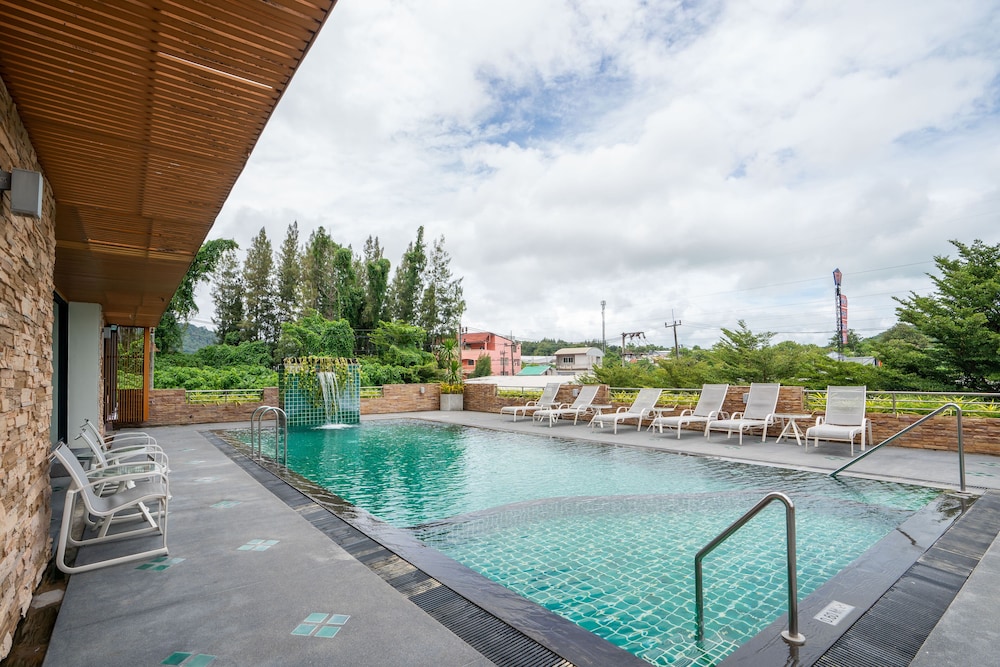 Ca Hotel And Residence Phuket 4856064 — Ratsada