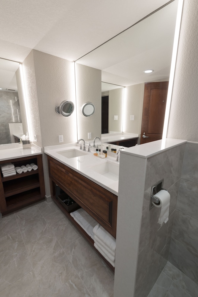 Hillsdale College Dow Hotel and Conference Center - photo 21