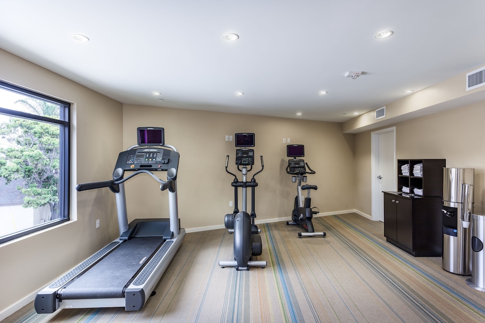 Holiday Inn Express & Suites La Jolla Windansea Beach by IHG - photo 24