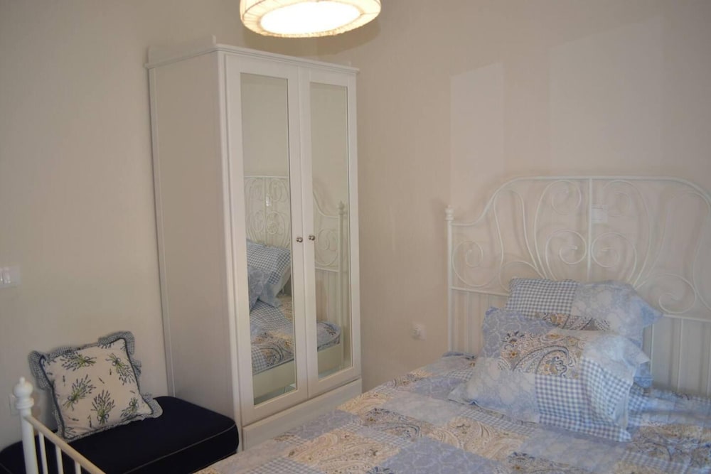 2 Bed sleeps4 garden parking pets aircon — 4-Star Luxury Hotel in Nikiti, Greece