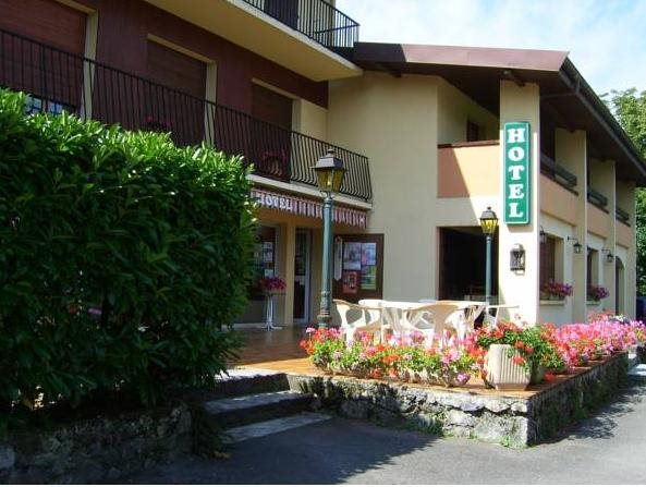 H tel Les Pavillons du Golf in Evian-Les-Bains, France