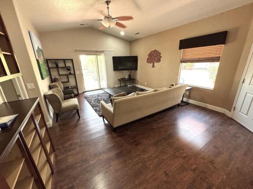 House with 2 Master Bedrooms