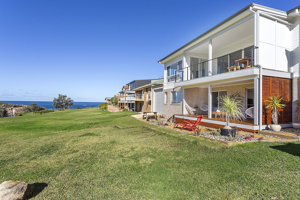 Whale Studio Suite — 4-Star Luxury Hotel in Anna Bay, Australia