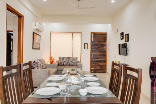 Hostie 2BHK Apartments near Artemis Medanta Fortis hospitals