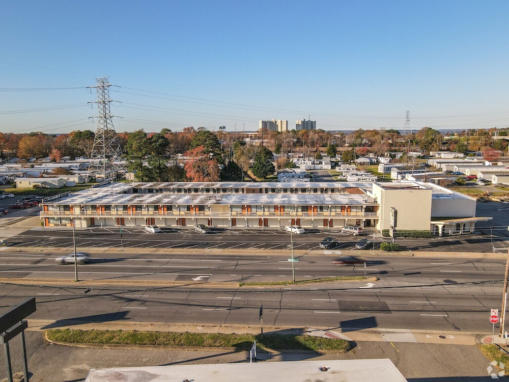 James River Inn & Suites - photo 23