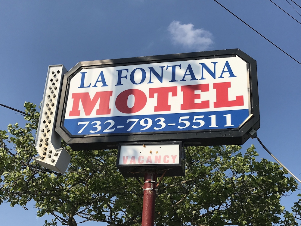 La Fontana Motel - photo 15
