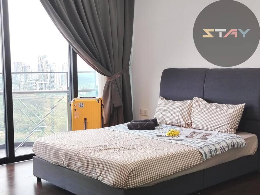 Almas Suites Couple Escape Netflix 100mbps BySTAY — 4-Star Luxury Hotel in Johor Bahru, Malaysia