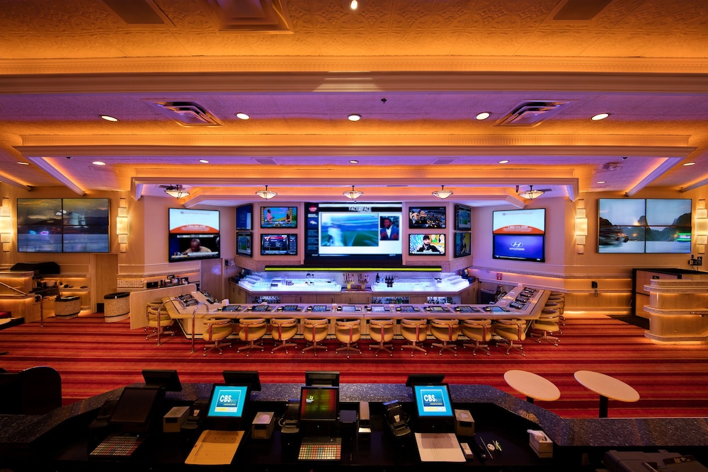 Western Village Inn & Casino by Peppermill Resorts - photo 9