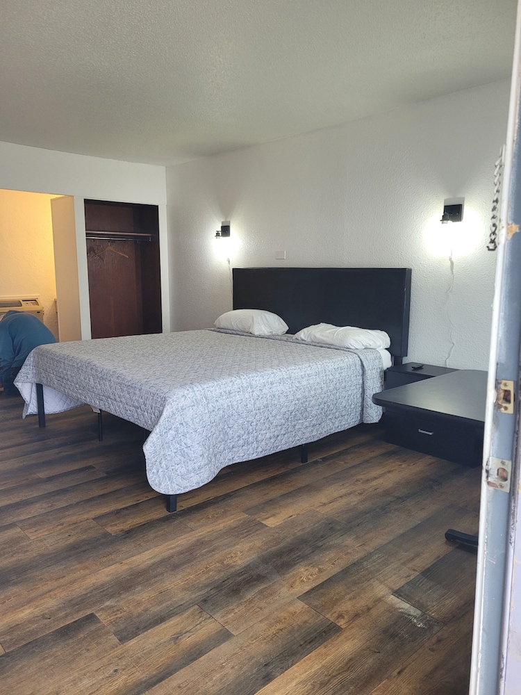 Custom Stay Thief River Falls - photo 2