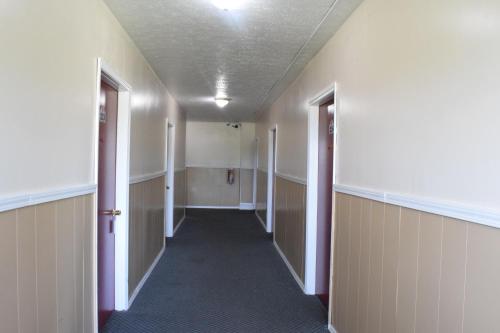 Budget Inn Ontario - photo 22