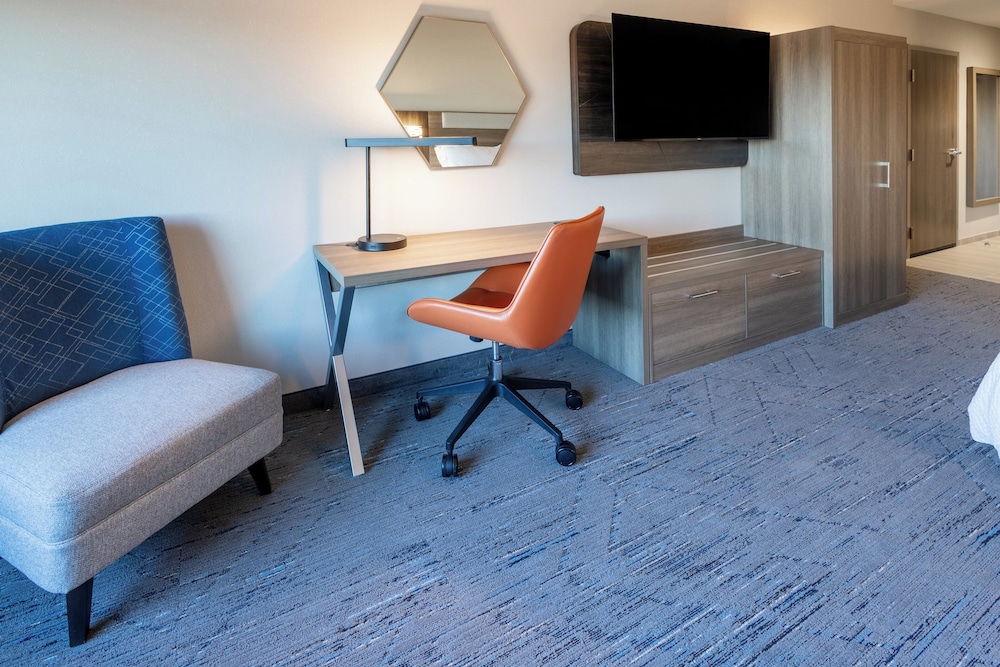 Holiday Inn Express & Suites Benson by IHG - photo 18