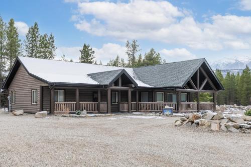 Lazy Moose - carbon neutral hotel in Unknown City