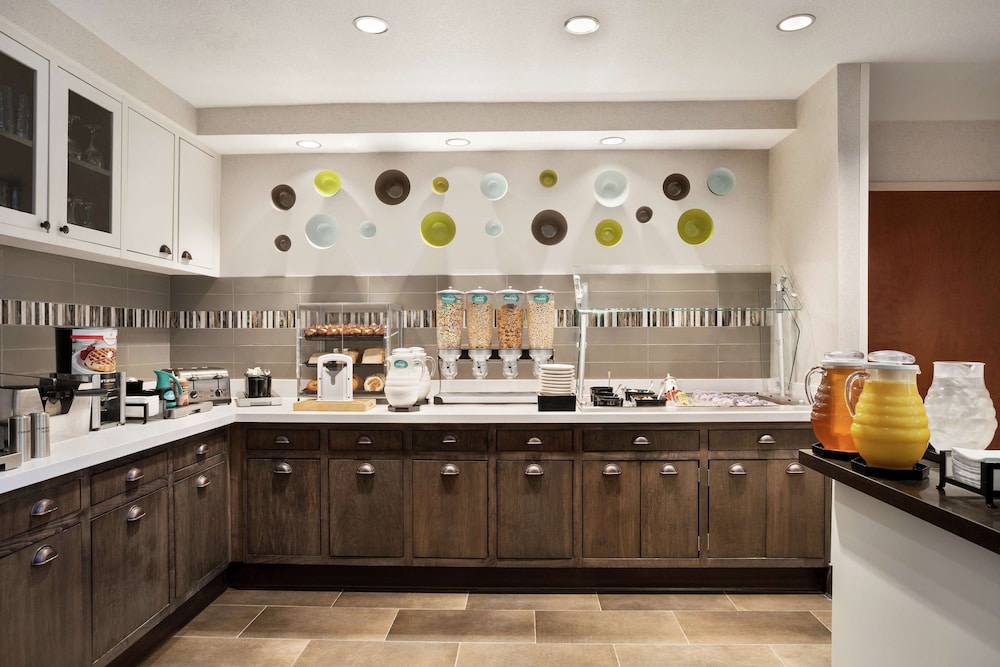 Homewood Suites by Hilton Phoenix Chandler - photo 31